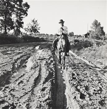 MARION POST WOLCOTT (1910 - 1990) A selection of 13 F.S.A. photographs depicting rural life in Mississippi, Alabama, Louisiana, South C